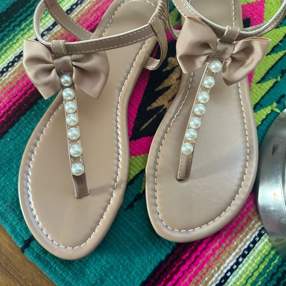 Pearl sling back sandals .. NEW size 9 - Picture 1 of 4